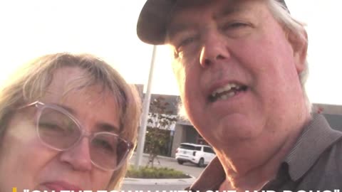 SUZ AND DOUG VISIT SLIM CHICKENS RESTAURANT IN SARASOTA FLORIDA!