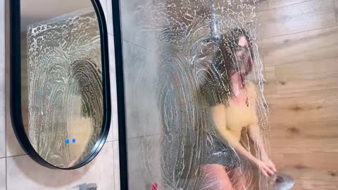 Hot Girl Cleaning Mode: On 🔥🧼
