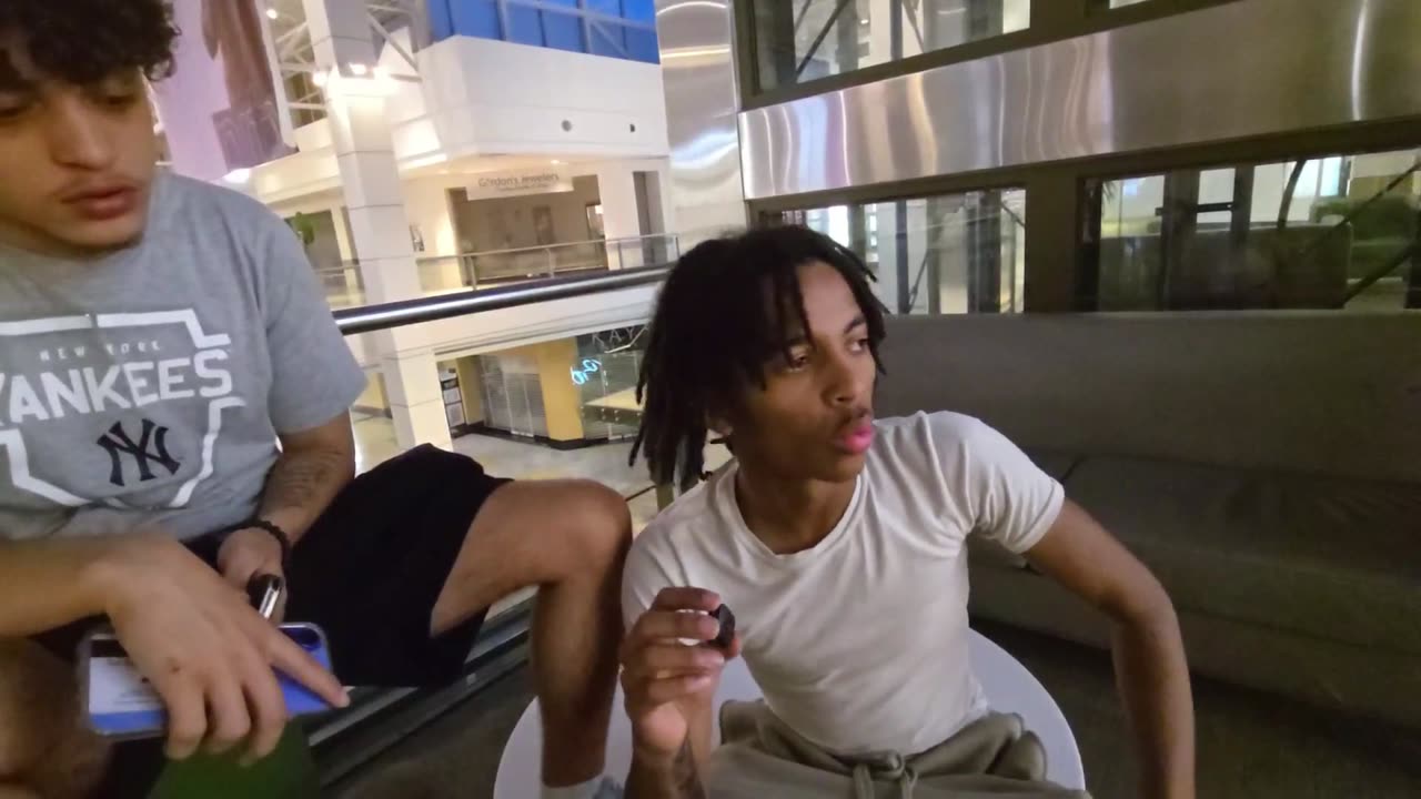 IRL MALL TROLLING W DA GUYZ 🔴 GET IN HERE NOW 🔴 💣 #1 FUNNY DWARF🗽BX RAISED🗽 MG MAFIA💣