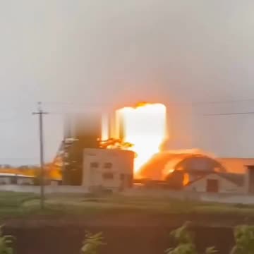 Russian Aerospace Forces Repair Old Roof at Industrial Plant in Novofedorovka