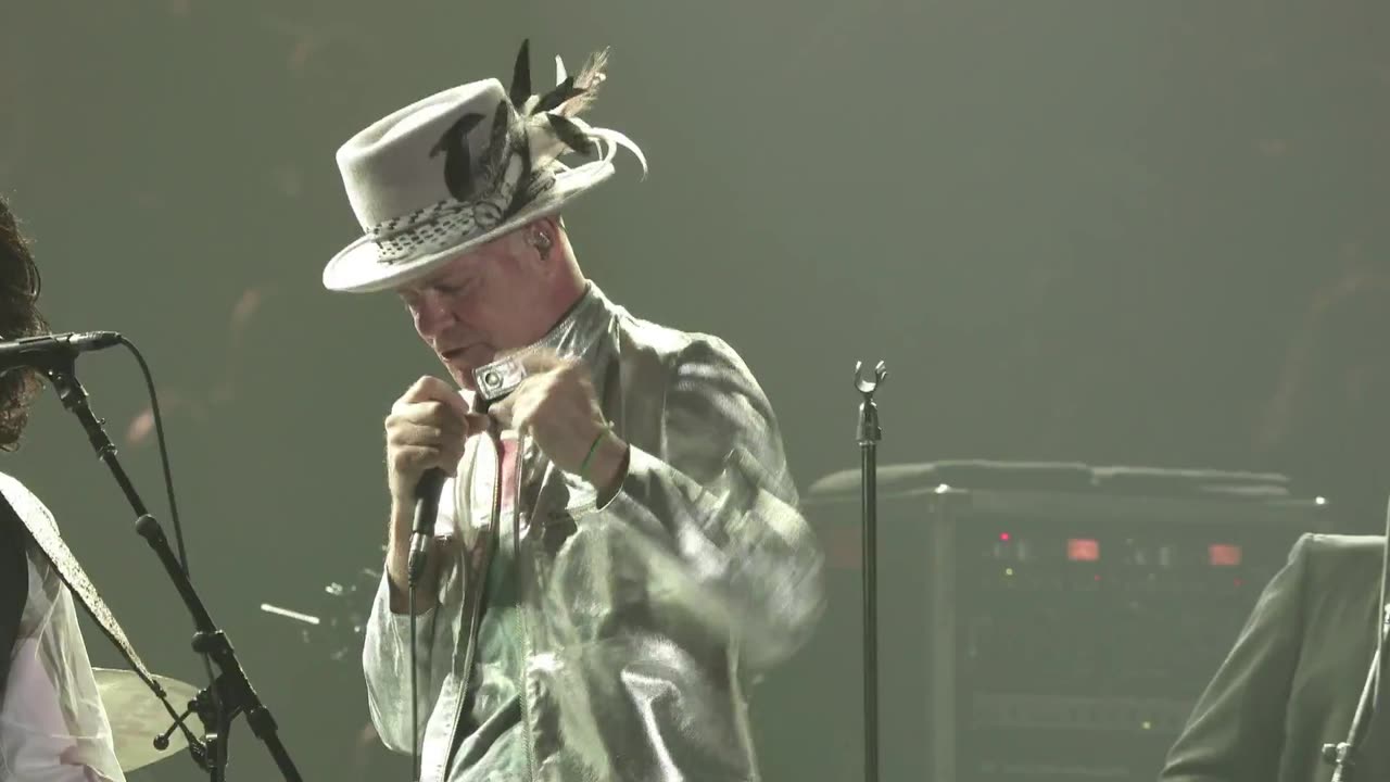 Courage (for Hugh MacLennan) - The Tragically Hip (live)