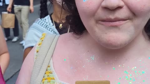 Jewish bisexual supports Zohran Mamdani for New York City mayor.