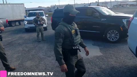 🚨Border Patrol confronted by protesters at supermarket in Charlotte NC