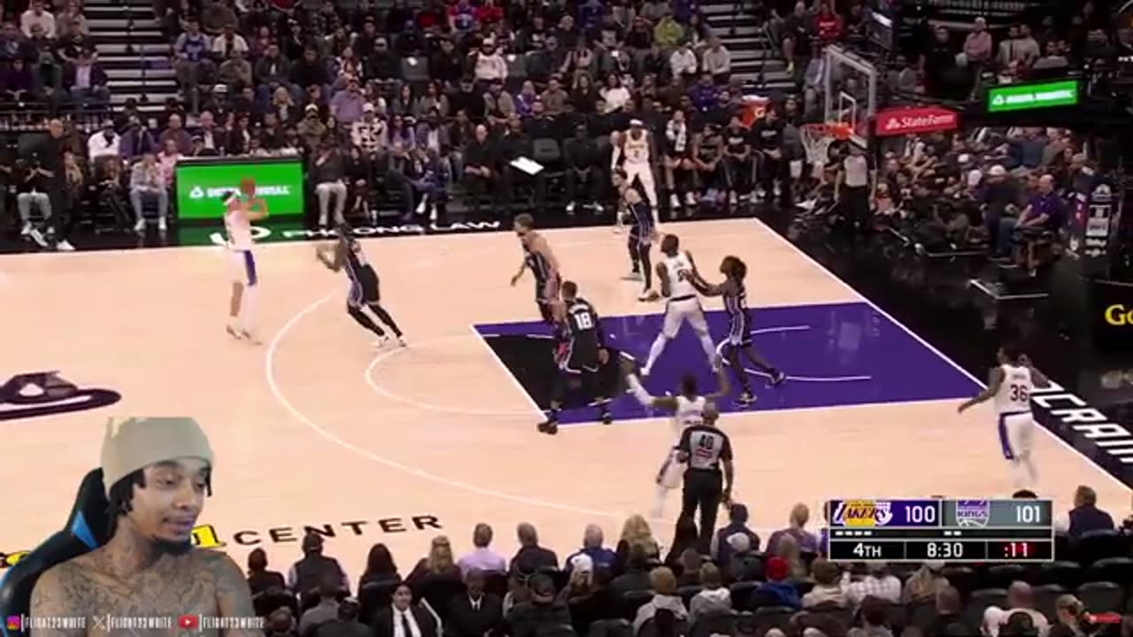 Flight reacts to the Lakers vs Sacramento kings