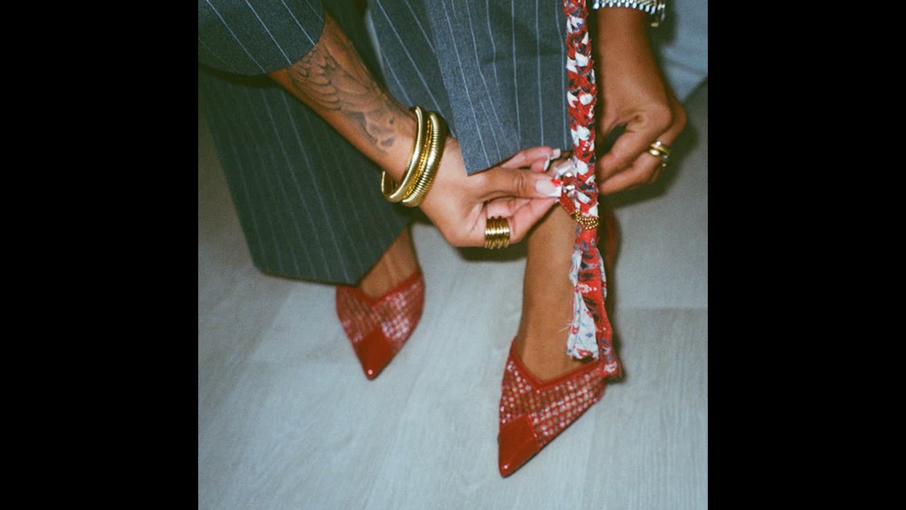 Skye Newman - Out Out (SLOWED + REVERB)