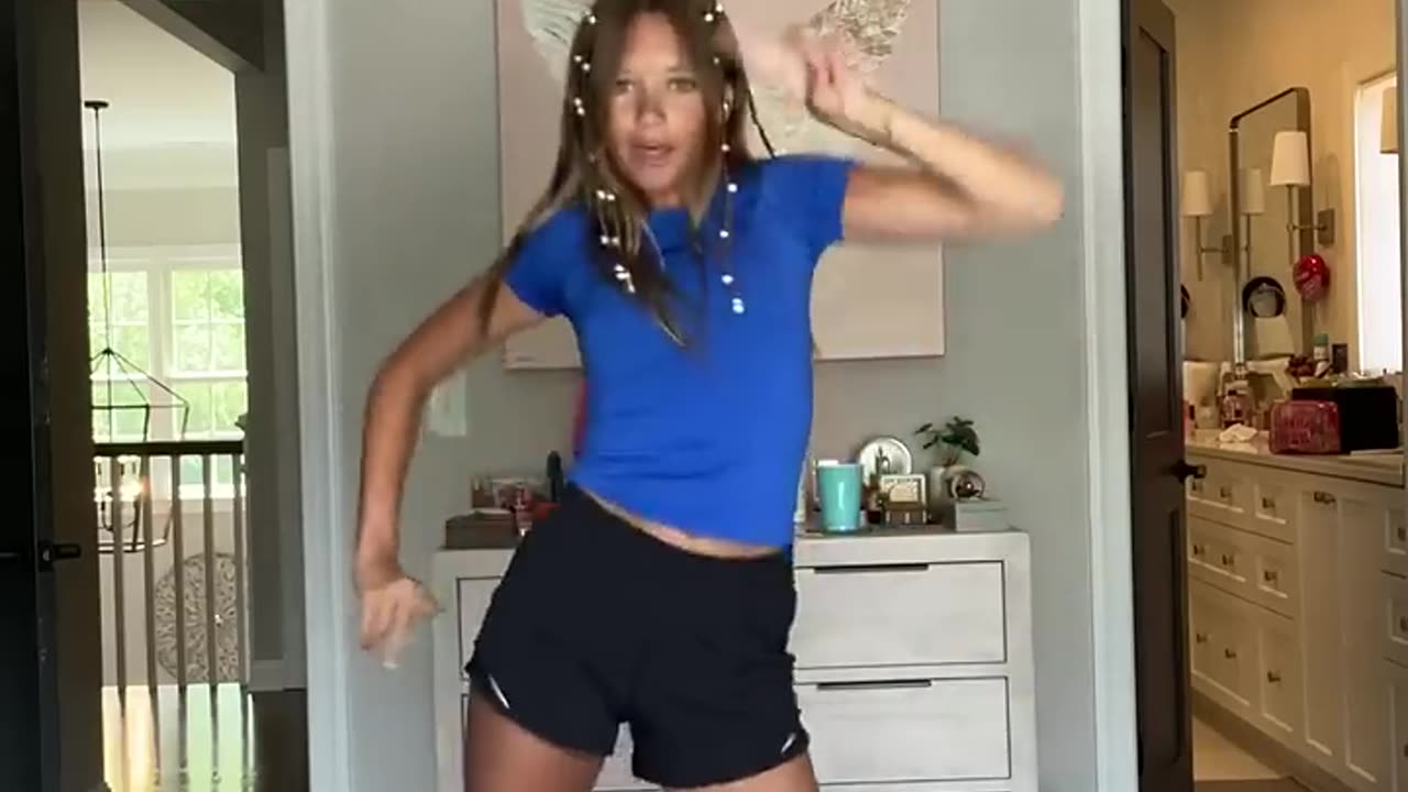 been seeing everyone on my fyp doing this, so i had to #fyp #dance