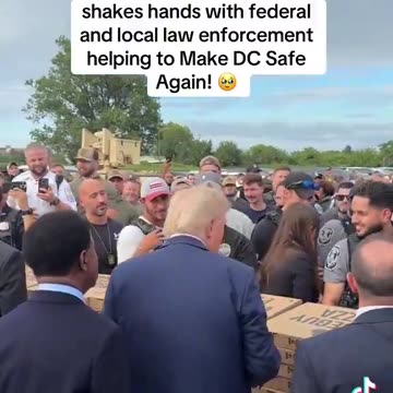 TRUMP Thanks Police For 'Making DC Great Again'👏