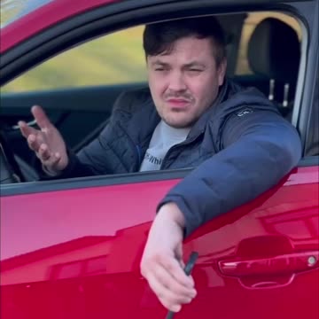 "Smart Boy Outsmarts Suspicious Man – Heroic Moment Caught on Video!"😰