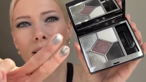 Black Smokey Eye Tutorial (3 Techniques) P13