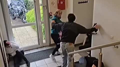 WRONG TARGET: Watch how this young lady defence herself from this bullies