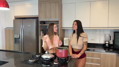 HOW TO MAKE THE BEST CHICKEN WITH @zoebaealvarez ｜ COOKING WITH DRI