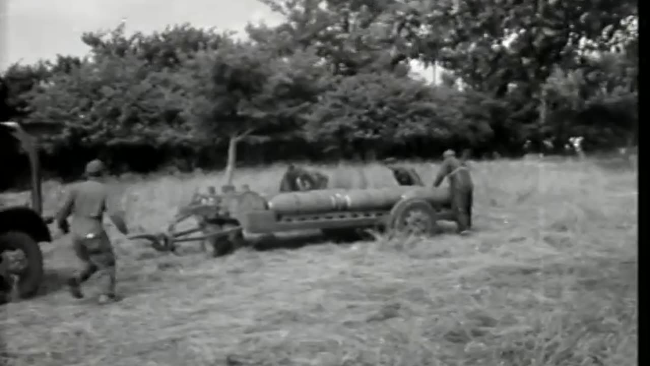 BOMBS FROM SHIP TO ... - BOMBS FROM SHIP TO PLANE, NORMANDY, FRANCE ; GERMAN PRISONER - 111-adc-1395