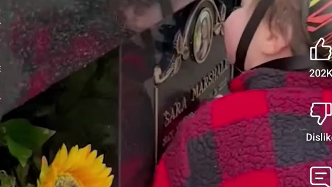 FAMOUS GRAVES - VOL. 549: SARA MARSHALL (PER MY DECREE)