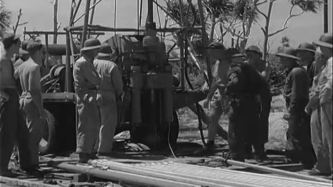 DIVERS GOING OVERBOARD AND DR... - DIVERS GOING OVERBOARD AND DRILLING ON NORTH SIDE - 428-npc-18872