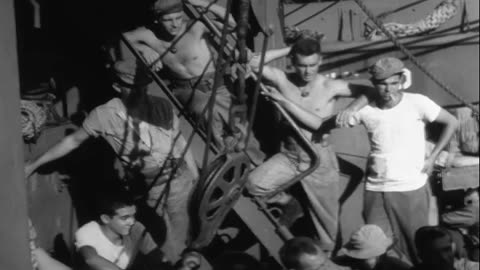BOMBARDMENT OF PELELIU... - BOMBARDMENT OF PELELIU, BEACHHEAD SCENES, SHIPS OFF SHORE - 428-npc-5567