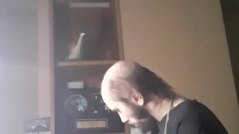 [02Sept25]#2 Cyraxx mushing his guitar for a beat (trash)