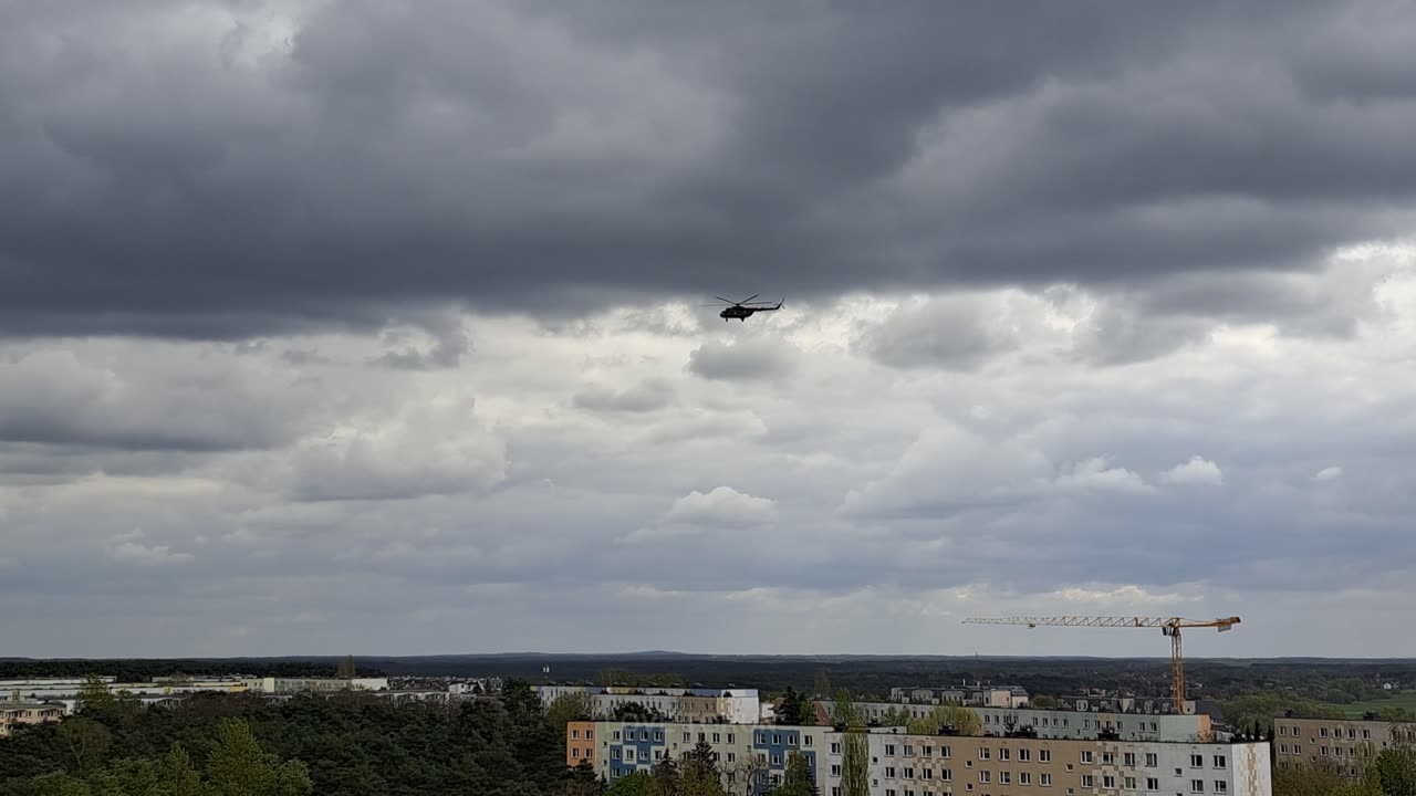 Wojskowy śmigłowiec MI-8