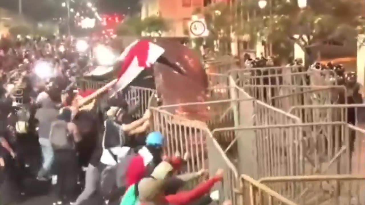 🇵🇪 Peru declares a state of emergency in Lima after violent Gen Z–led protests left 100