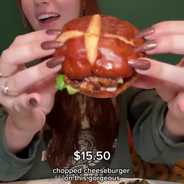 Come with me to support seasoned vegan in NYC! #foodie #nycfood #vegan #blackownedbusiness #shorts