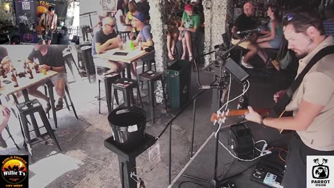 LIVE Music Everyday!