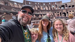 Exploring The Colosseum! Walking Through Ancient Rome!