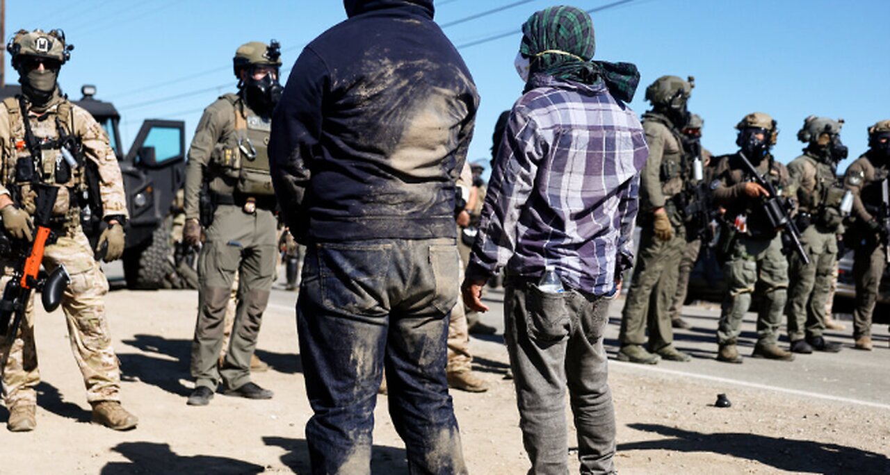 Newsom’s ICE Mask Law Hit by Federal Pushback, States Can’t Override Feds