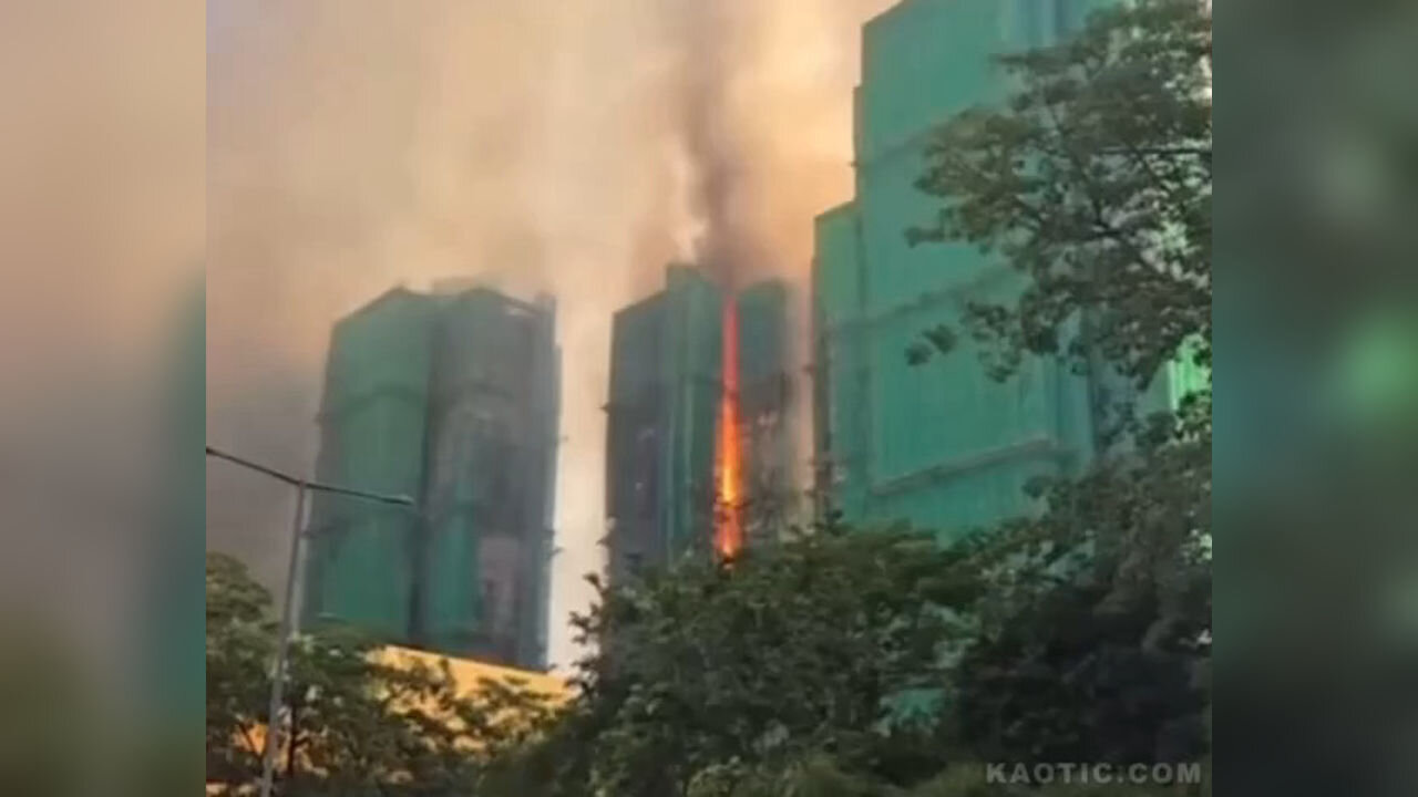 Fire Bangs Residents in Hong Kong