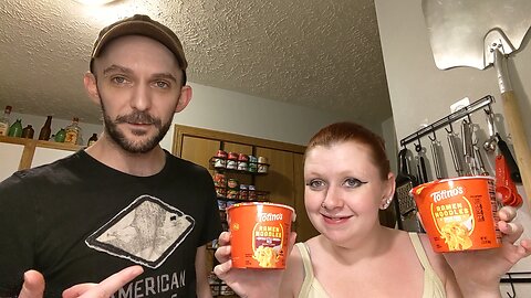 Totino's Ramen Cheese and Buffalo Chicken Cheese Pizza Taste Test