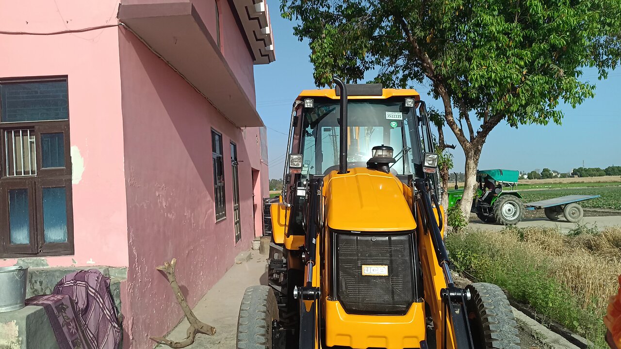 Devotee's SHOCKING Gift to Naga Baba! BRAND NEW JCB for Guru Ji – Must Watch!