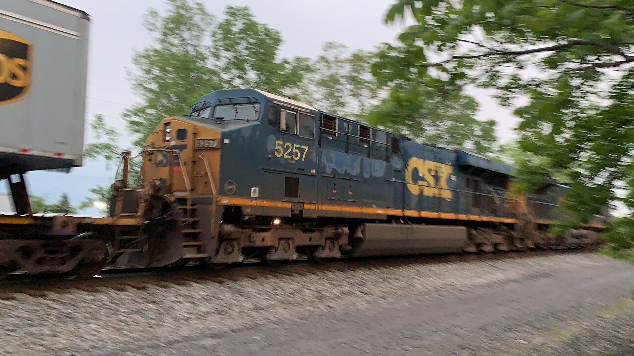 CSX Trains 7234 and 5257 head to the rail yard