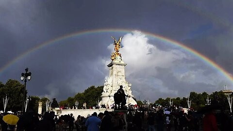 "Bizarre Incident Unfolds at Buckingham Palace"