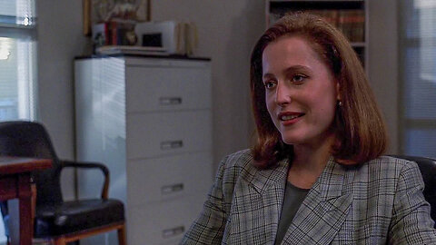 The X-Files | Blevins assigns Scully to work with Mulder [1x01 - Pilot]