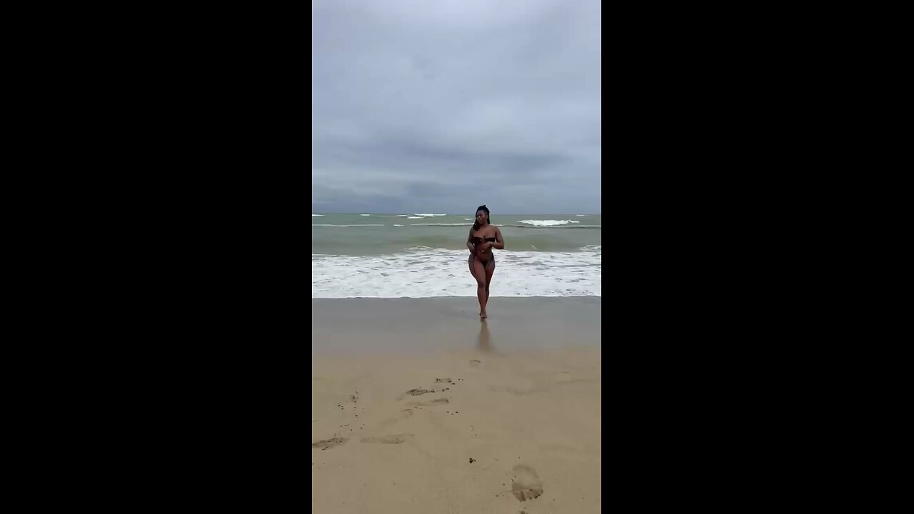 THE BEACH 🍑🏖️♥️♥️♥️