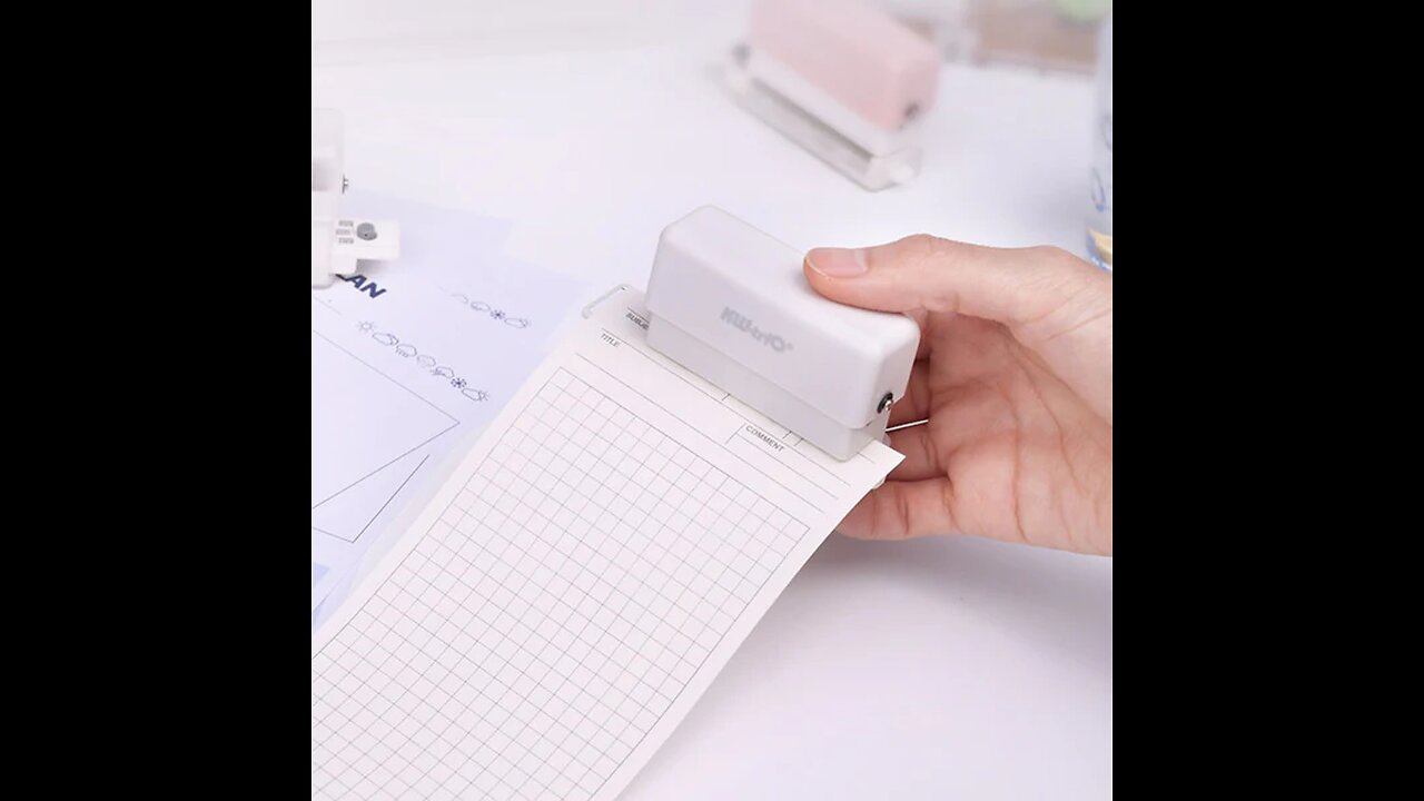 Multifunctional Loose-leaf Puncher