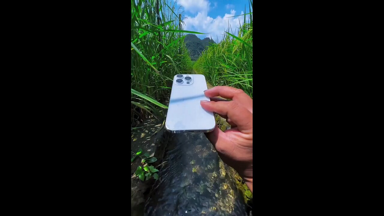 under water camera Testing Satisfaction video of nature