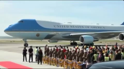 Santa Surfing 10/26/2025 - Trump Asia Welcome! Deals Done! Cryptic Comms