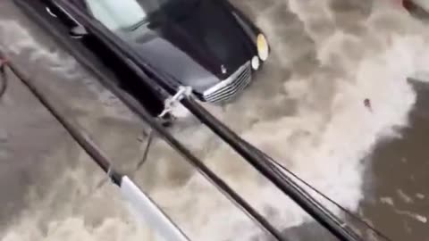 ❗️Severe floods have hit Tokyo — streets and metro stations underwater