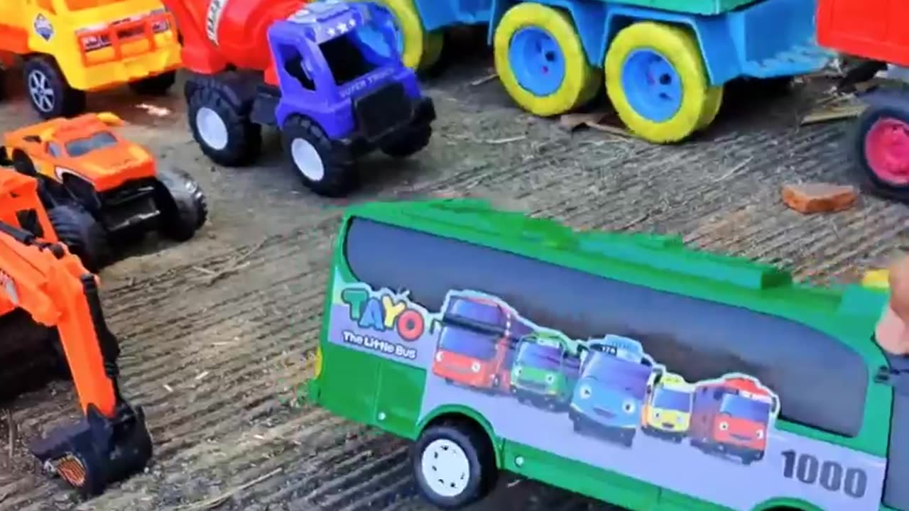 Mega Machines Inside a Modern Freightliner
