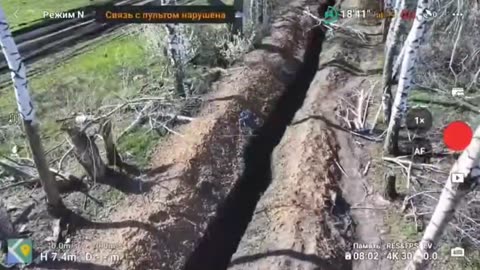 🇺🇦🇷🇺 Russian drone cuts the fiber optics cable