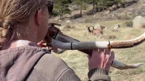 🌳✨ Listen To This Haunting Flute Made From Elk Antlers! The Sound It Produces Will Give You Chills |