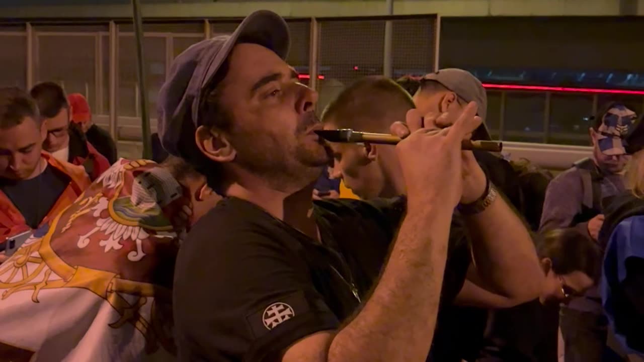 Piper plays for students