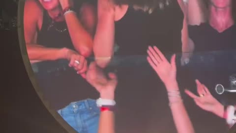 Coldplay concert, getting caught on the kiss cam