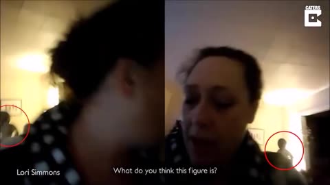 D'étranges créatures ont été capturées en arrière-plan de l'appel vidéo FaceTime d'une mère