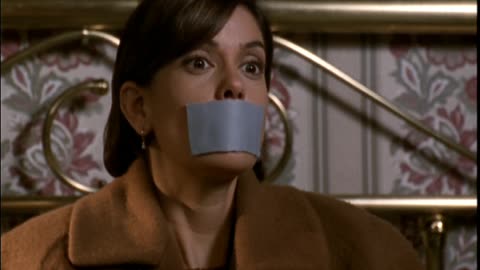 Lois & Clark; The New Adventures Of Superman #4 (gagged)