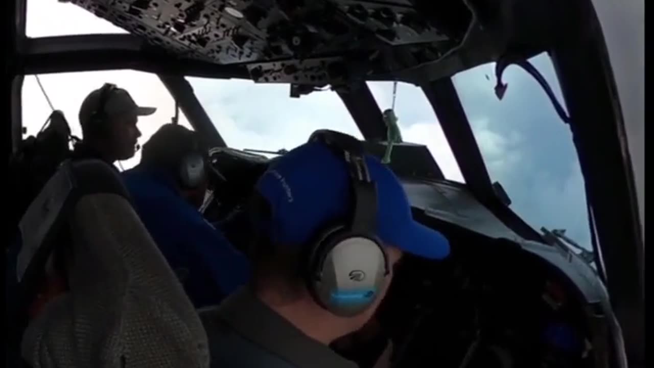 🤯✨ Watch Hurricane Hunters Break Through the Eyewall! | FeedMyCuriosity