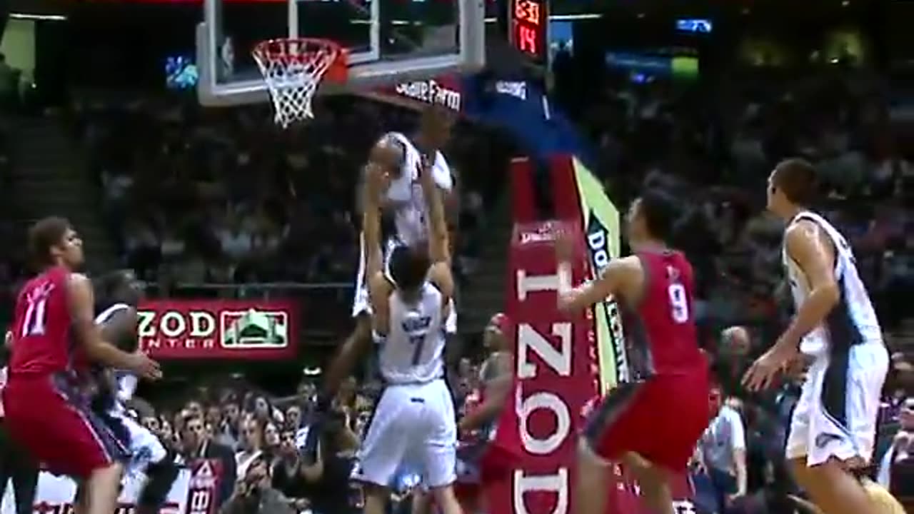 NBA - DWIGHT HOWARD: DEFENSIVE ANCHOR 💪