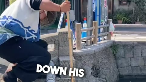 Japan's most entertaining boatman 🤩