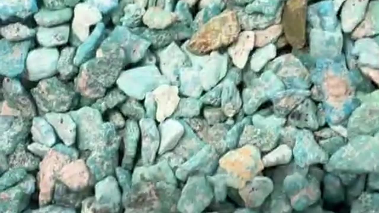 250404-3 Sleeping Beauty natural turquoise rough stones are plump in shape.