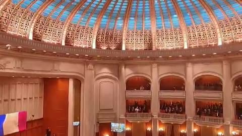 Nicușor Dan was warmly applauded following his address to the Romanian Parliament