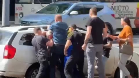 👮‍♂️🇺🇦 Ukraine Russia War | Disguised TCC Conscripts a Man, Kryvyi Rih | RCF